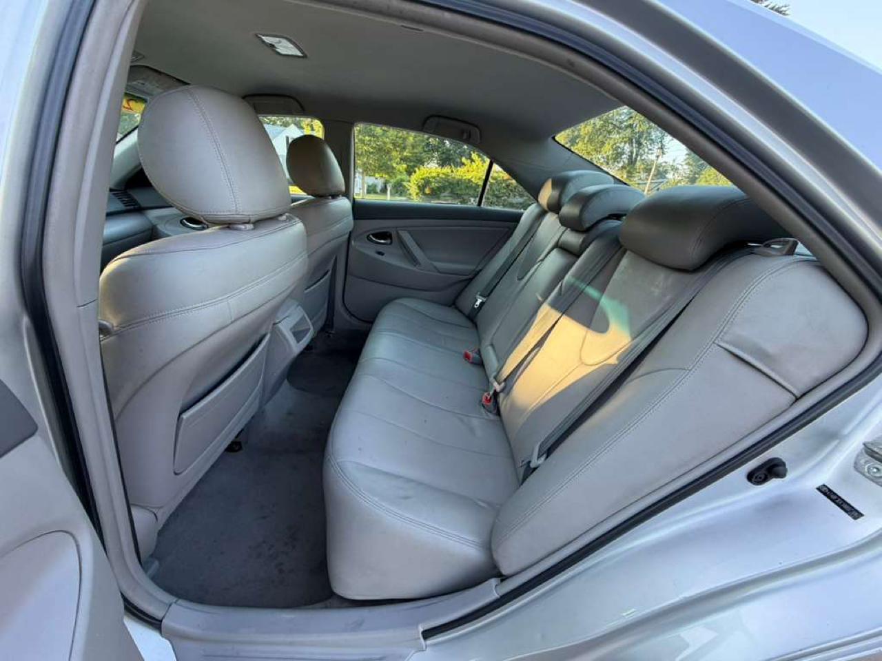 Toyota Camry 4dr Sdn I4 Auto LE (Natl) 2010