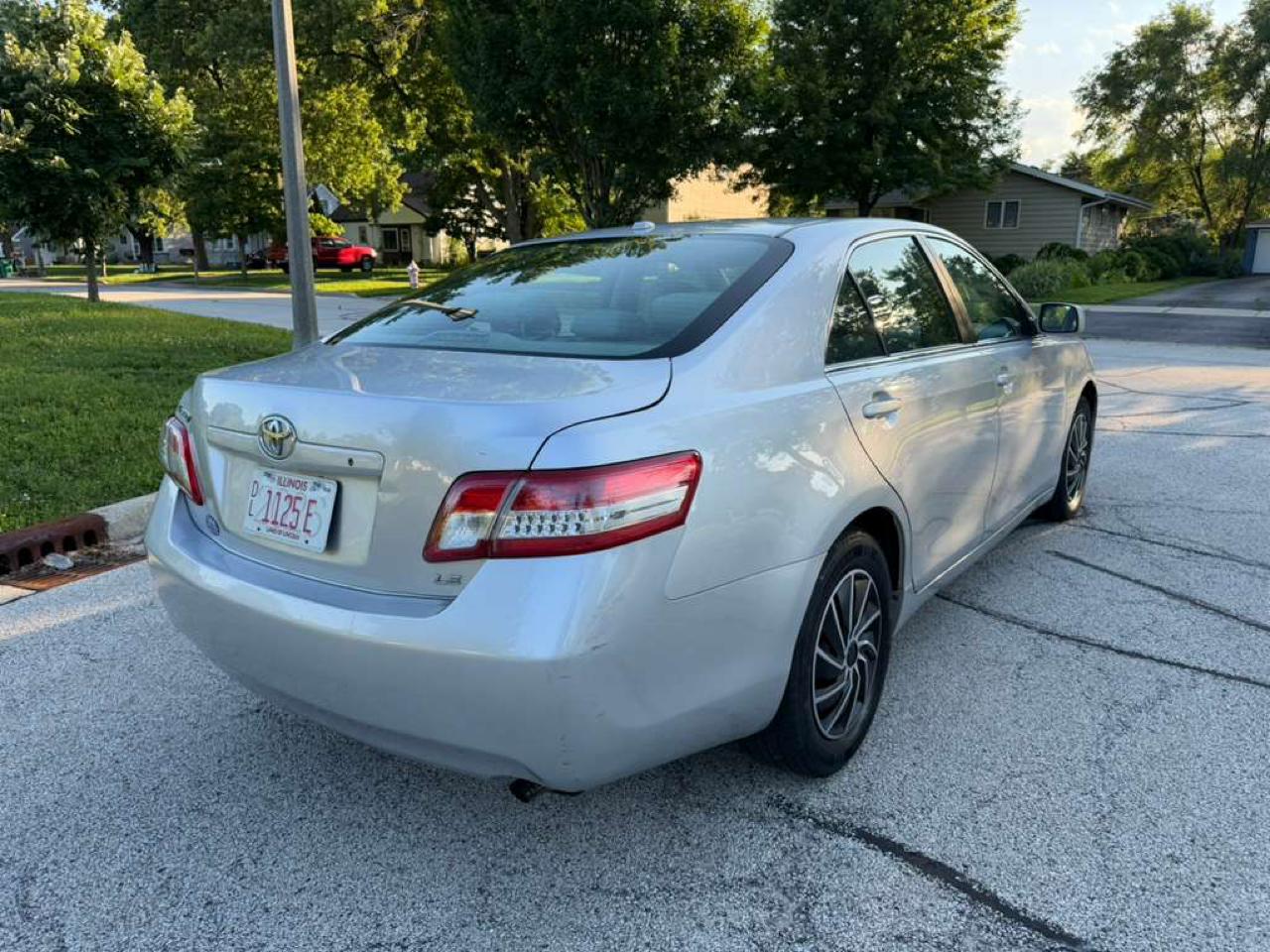 Toyota Camry 4dr Sdn I4 Auto LE (Natl) 2010