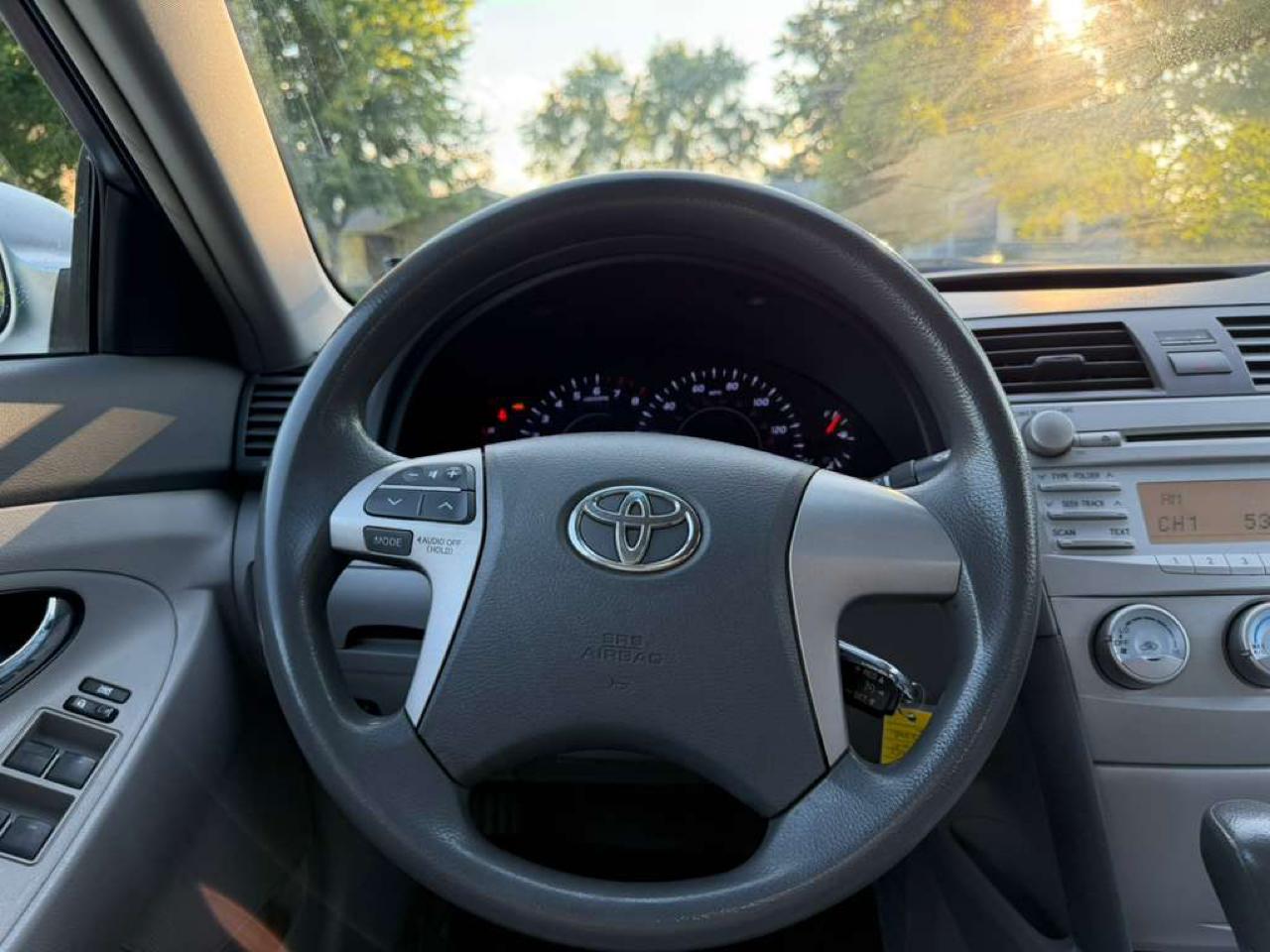 Toyota Camry 4dr Sdn I4 Auto LE (Natl) 2010