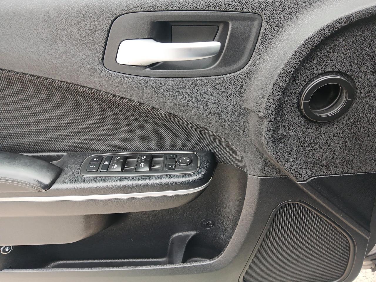 Dodge Charger 4dr Sdn SE RWD 2015