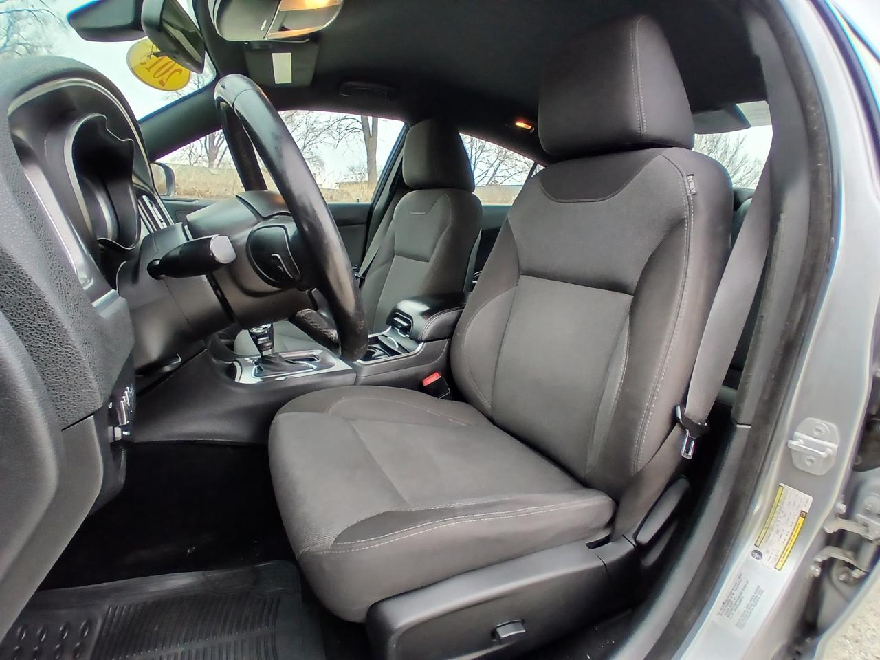 Dodge Charger 4dr Sdn SE RWD 2015