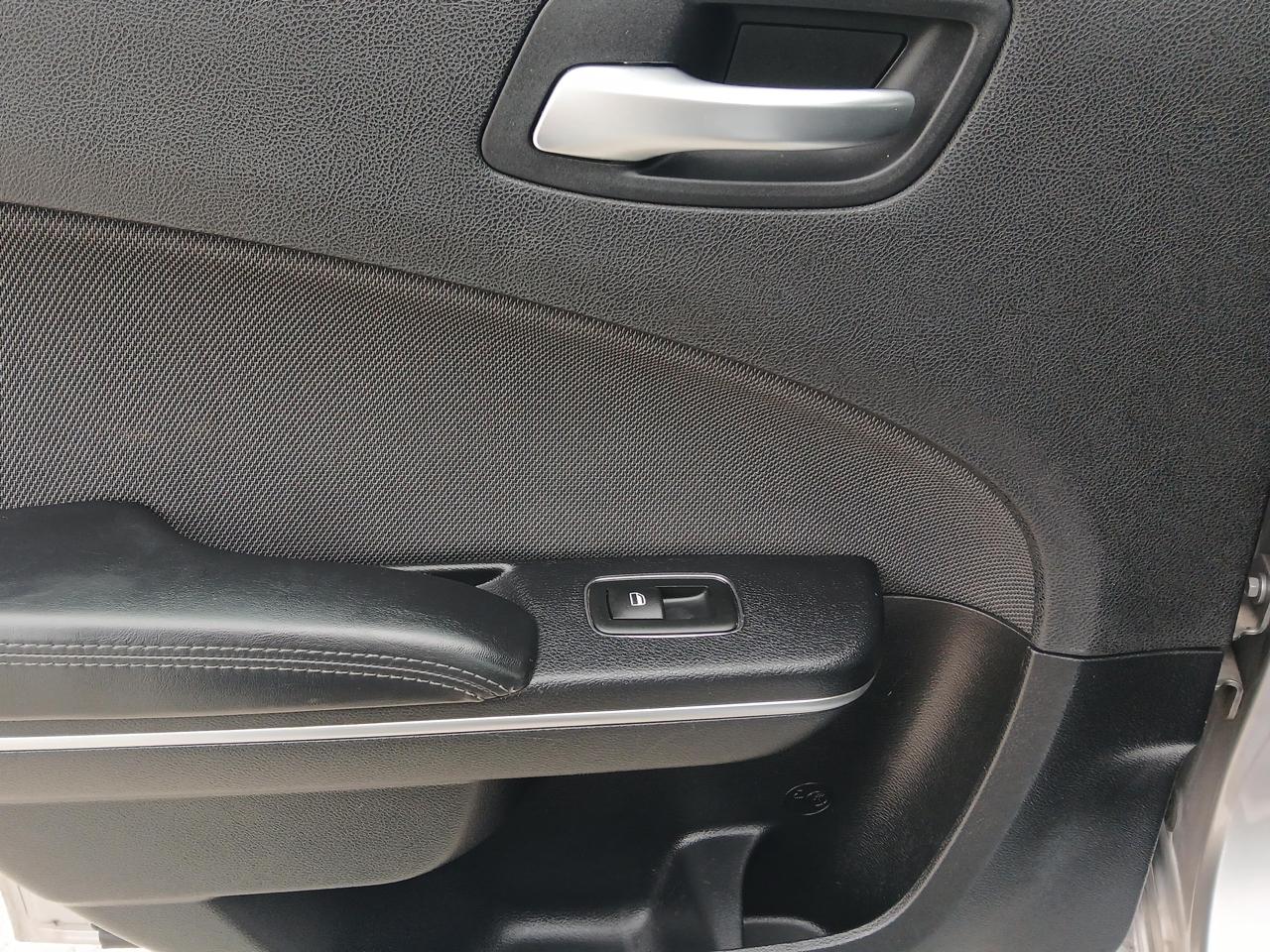 Dodge Charger 4dr Sdn SE RWD 2015