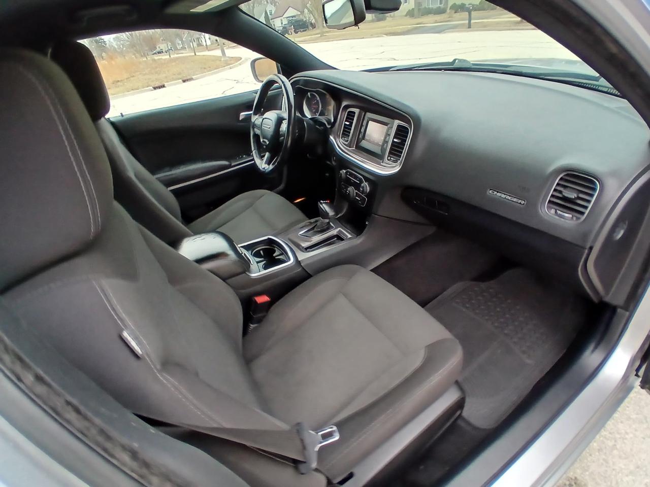 Dodge Charger 4dr Sdn SE RWD 2015