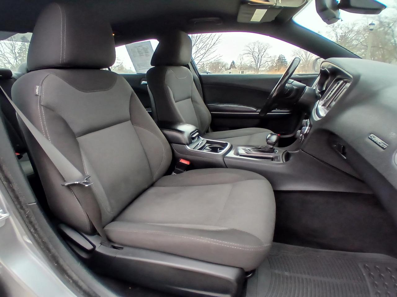 Dodge Charger 4dr Sdn SE RWD 2015