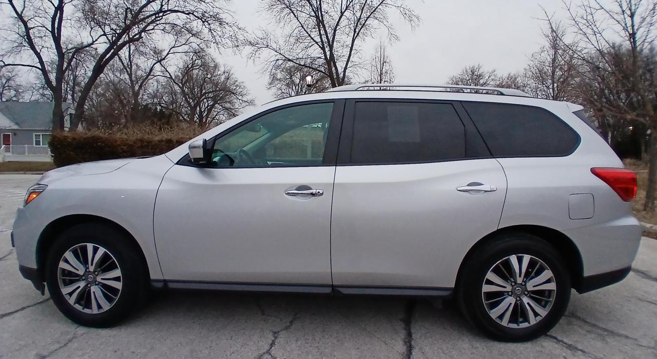 Nissan Pathfinder FWD SL 2019