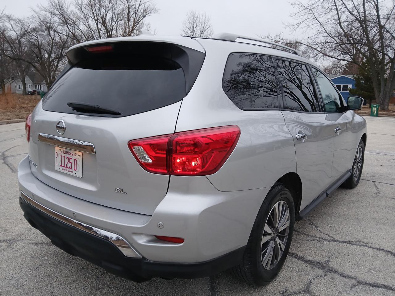 Nissan Pathfinder FWD SL 2019