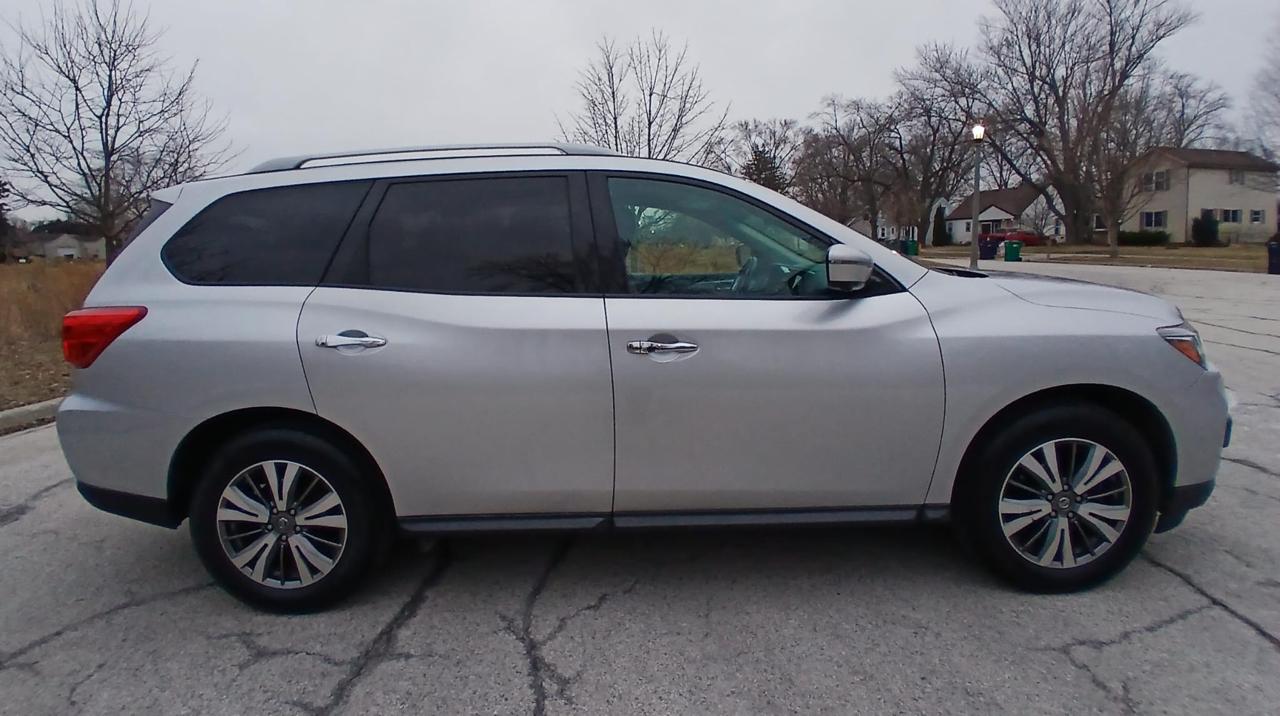 Nissan Pathfinder FWD SL 2019