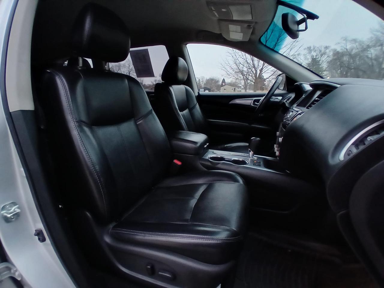 Nissan Pathfinder FWD SL 2019