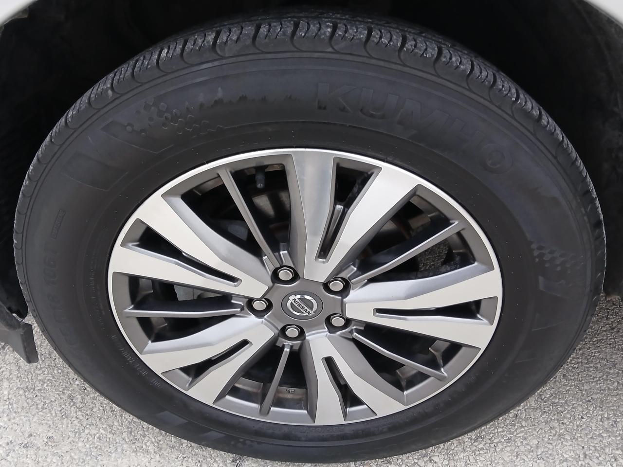 Nissan Pathfinder FWD SL 2019