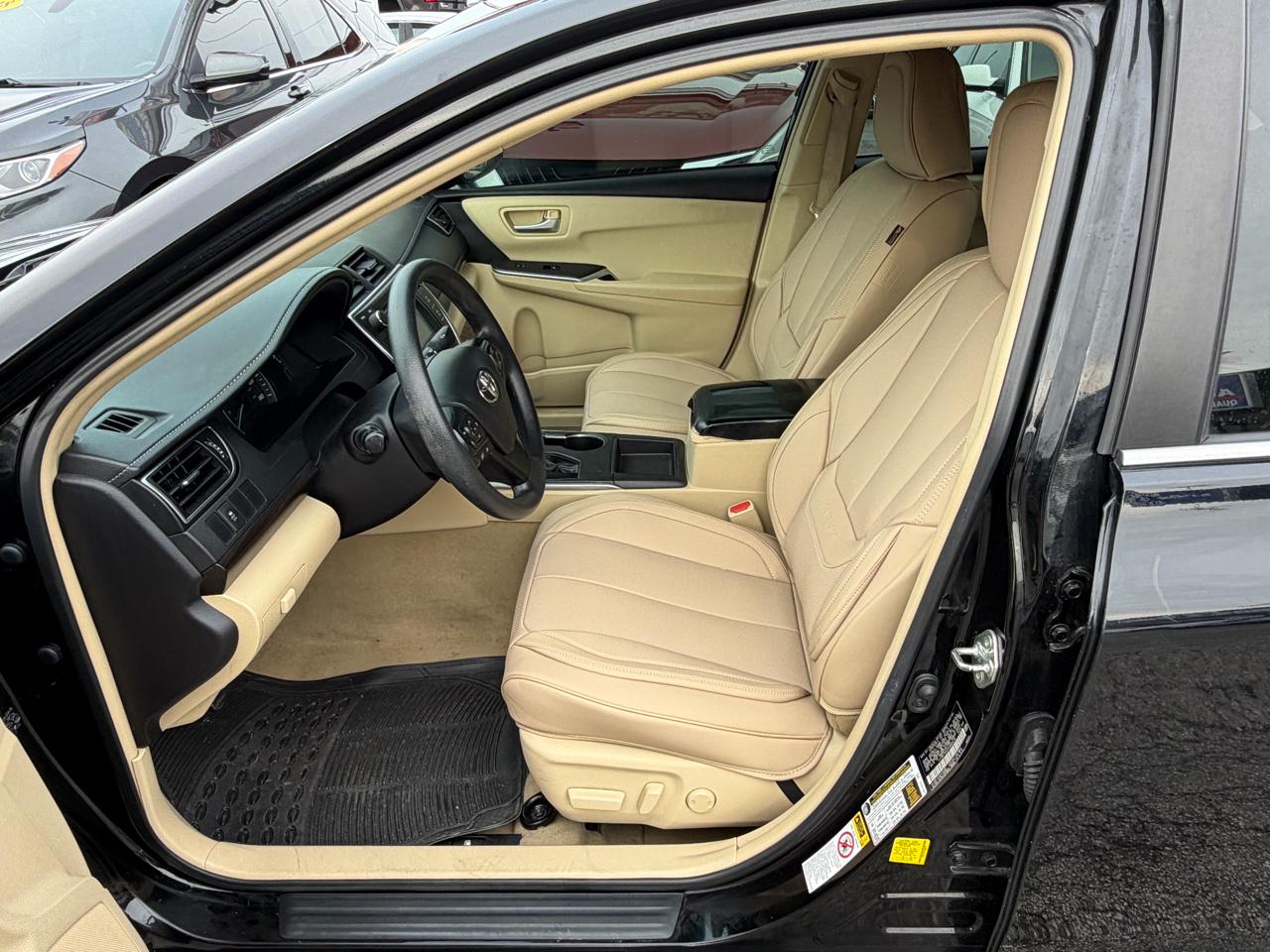 Toyota Camry 4dr Sdn I4 Auto XLE (Natl) 2015