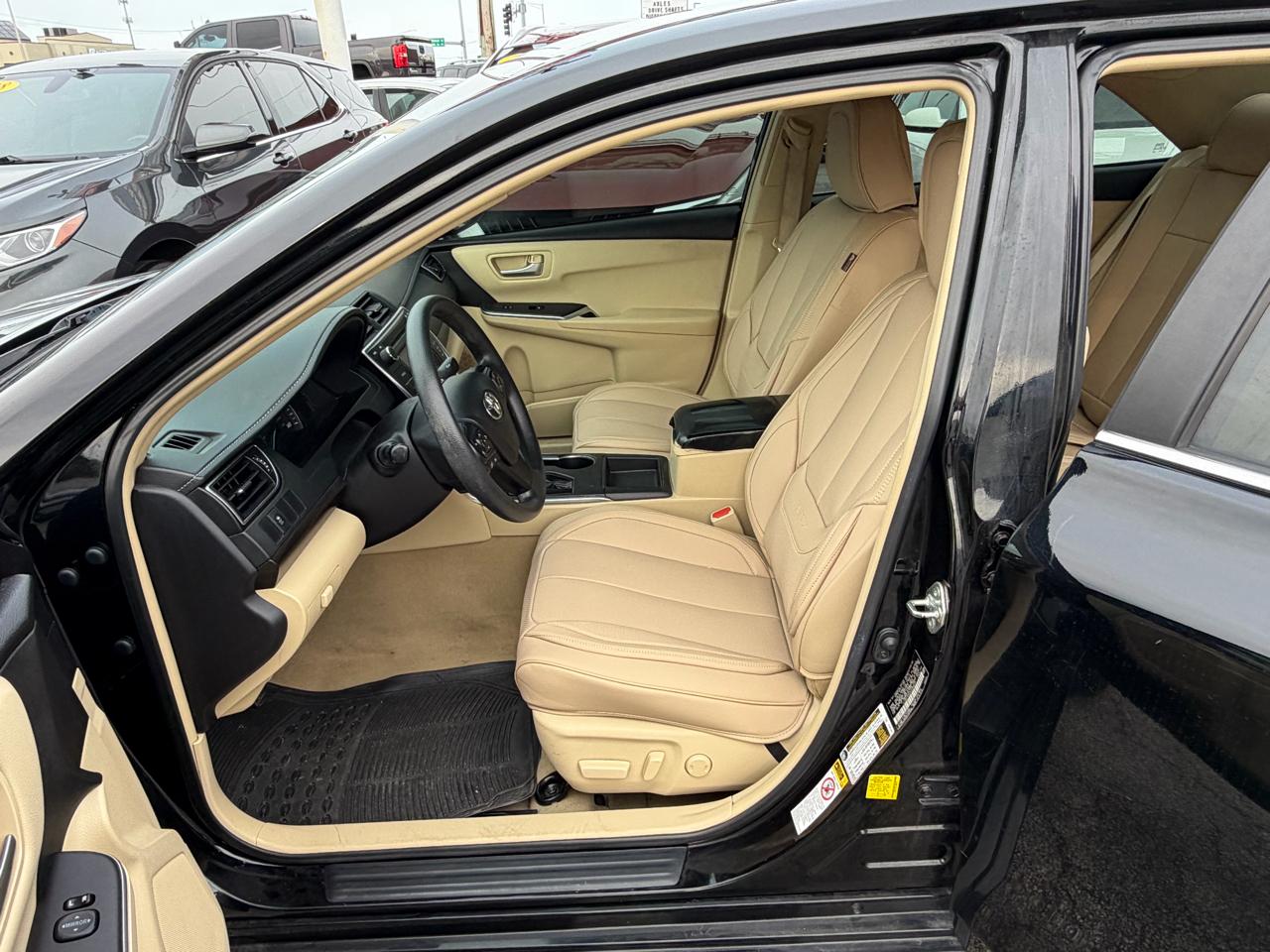 Toyota Camry 4dr Sdn I4 Auto XLE (Natl) 2015