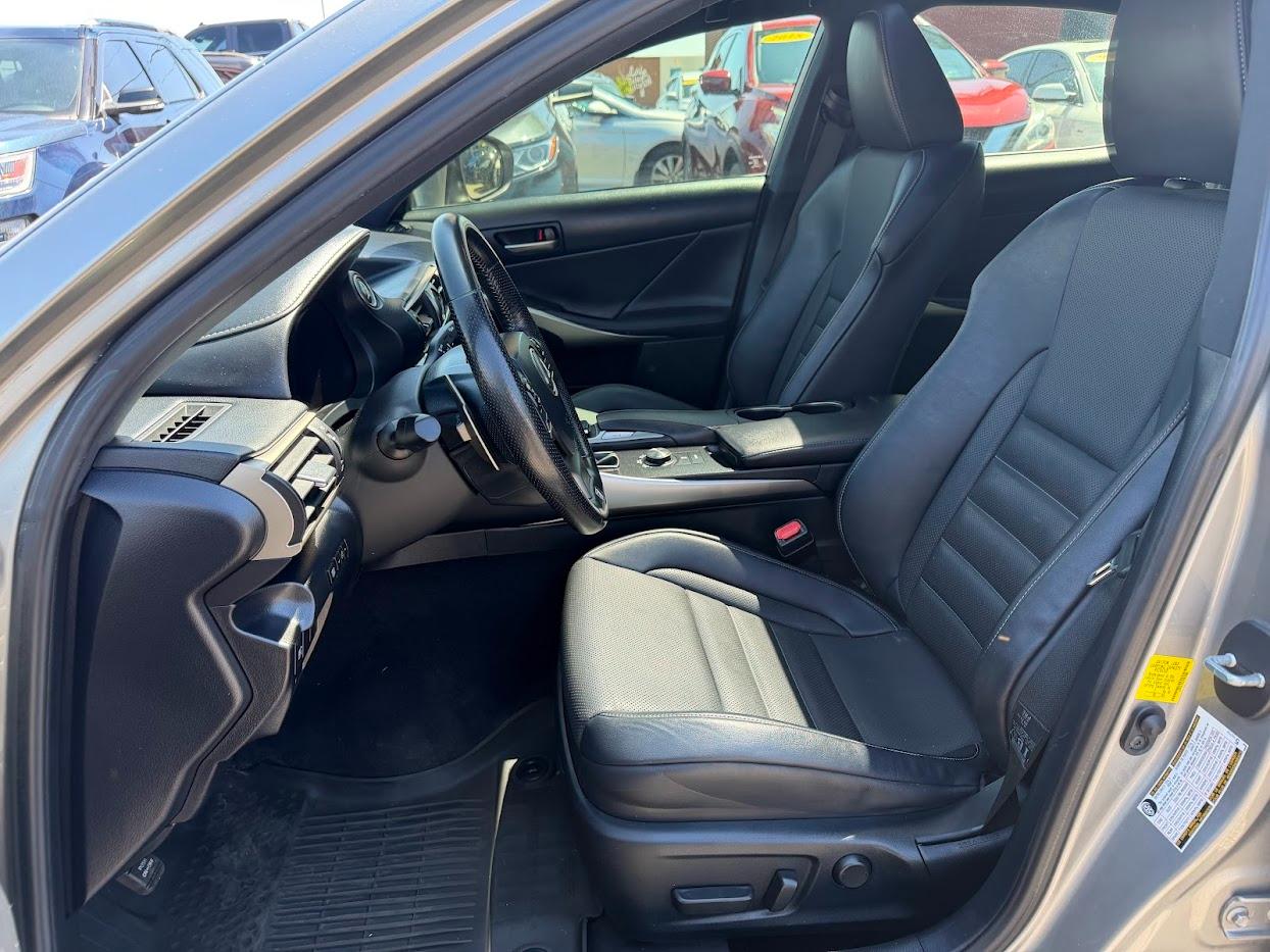 Lexus IS IS 300 AWD 2019