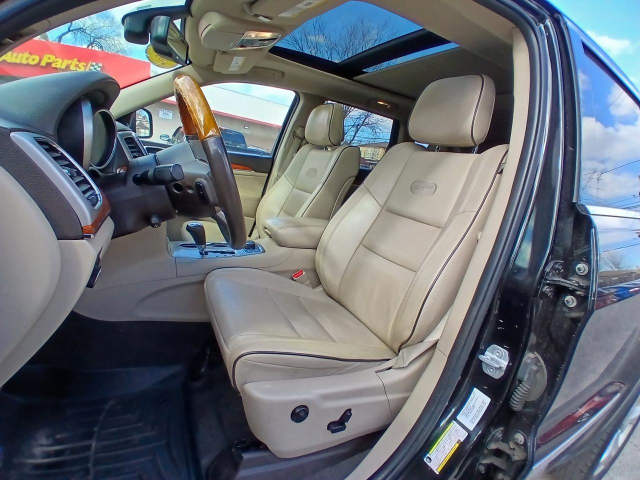 Jeep Grand Cherokee 4WD 4dr Overland 2012