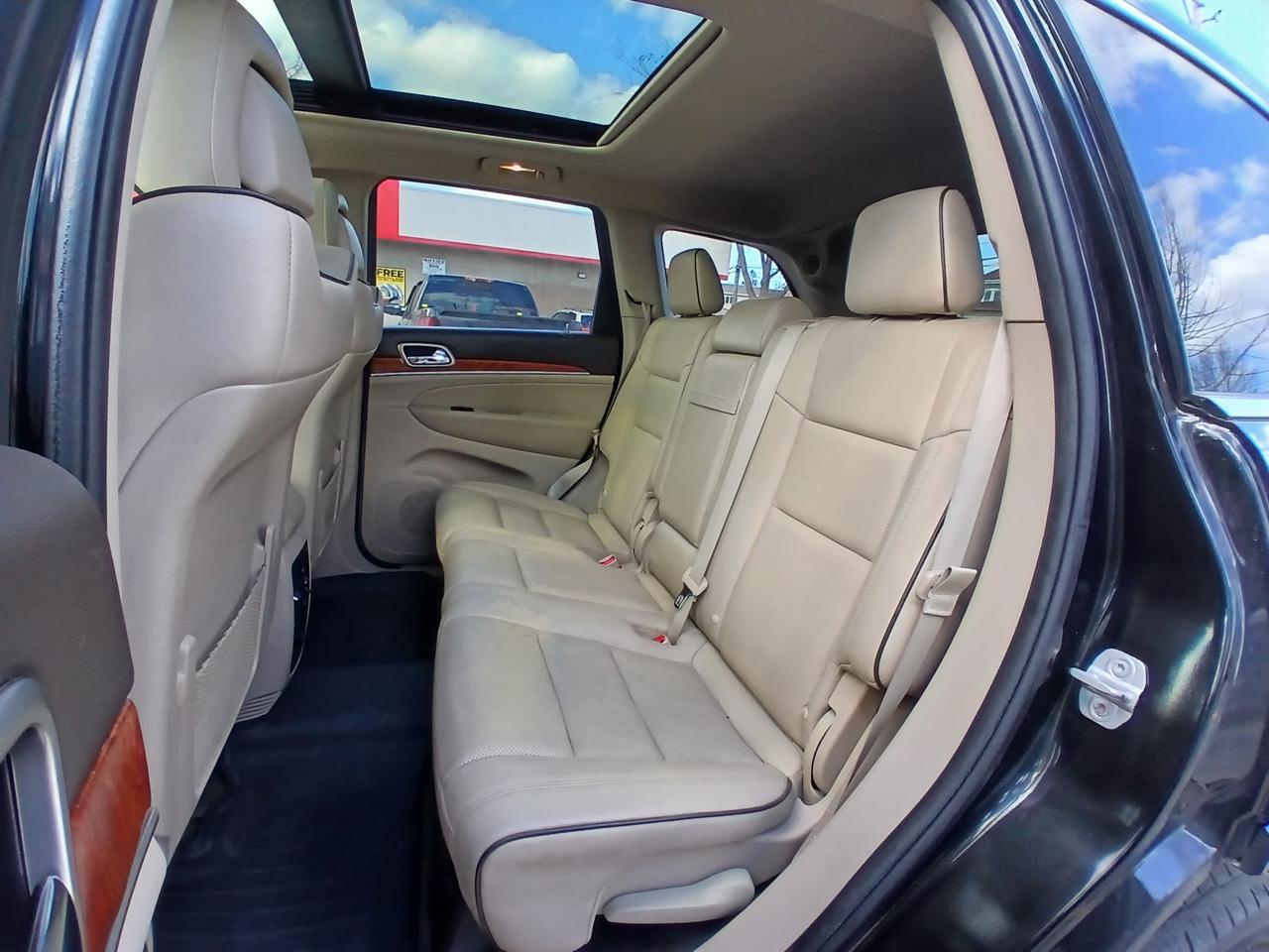 Jeep Grand Cherokee 4WD 4dr Overland 2012