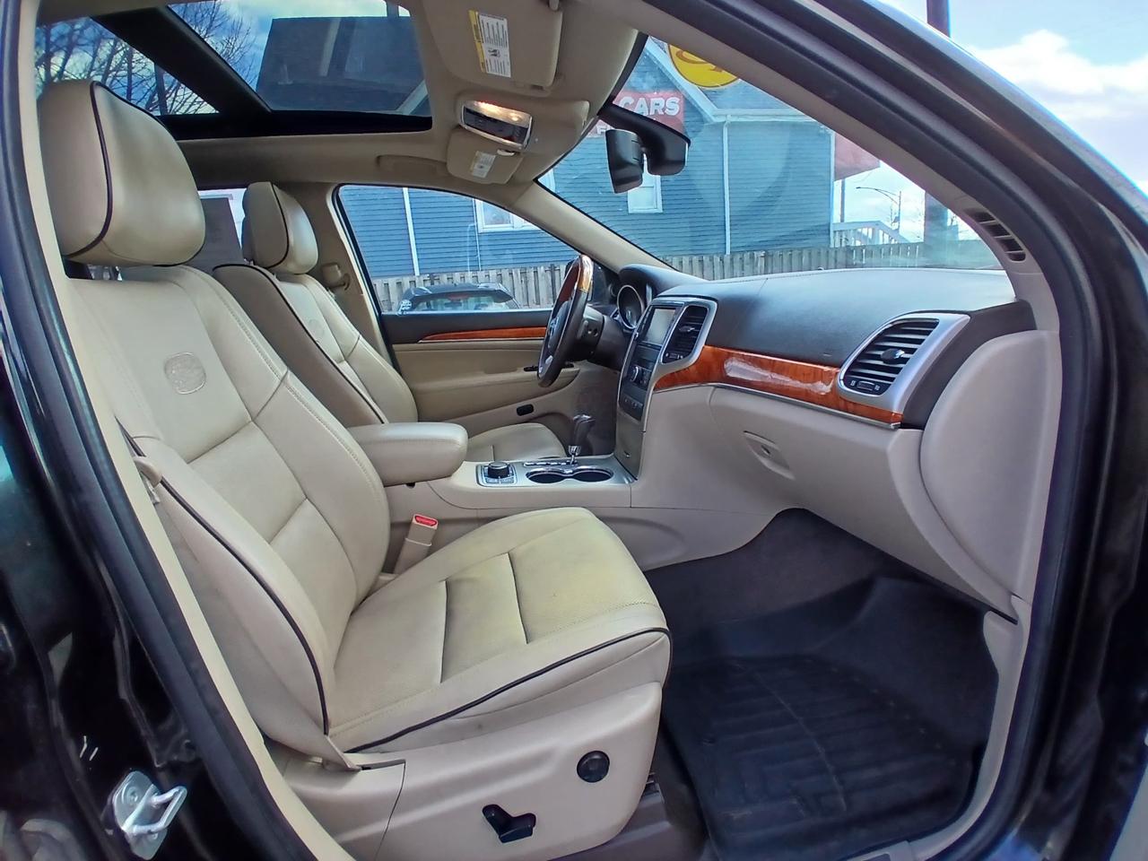 Jeep Grand Cherokee 4WD 4dr Overland 2012