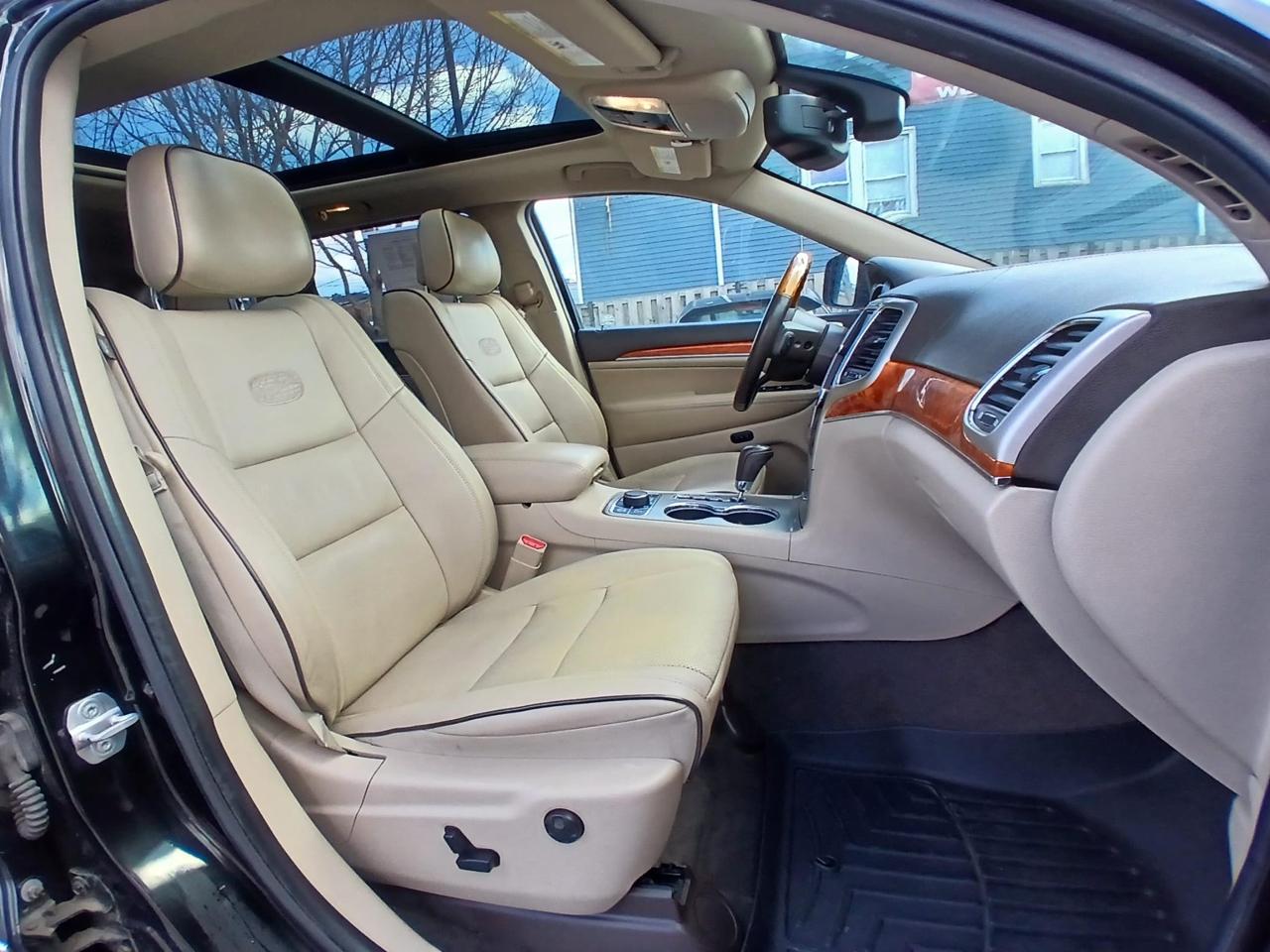 Jeep Grand Cherokee 4WD 4dr Overland 2012