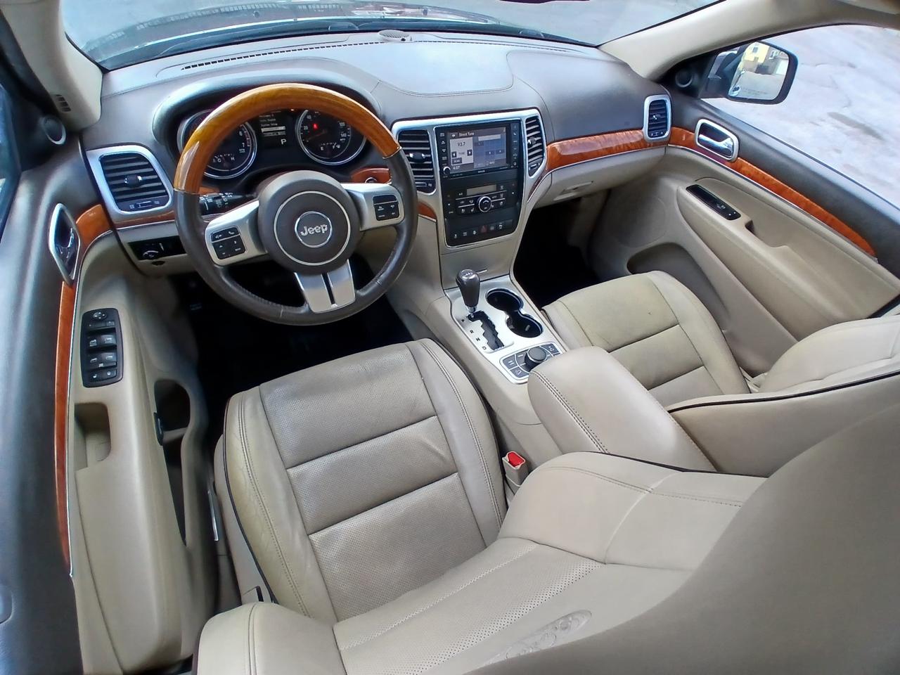 Jeep Grand Cherokee 4WD 4dr Overland 2012