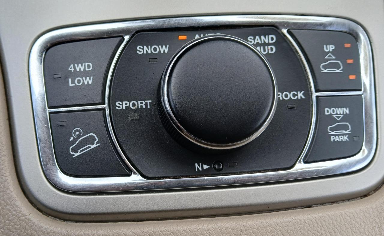 Jeep Grand Cherokee 4WD 4dr Overland 2012