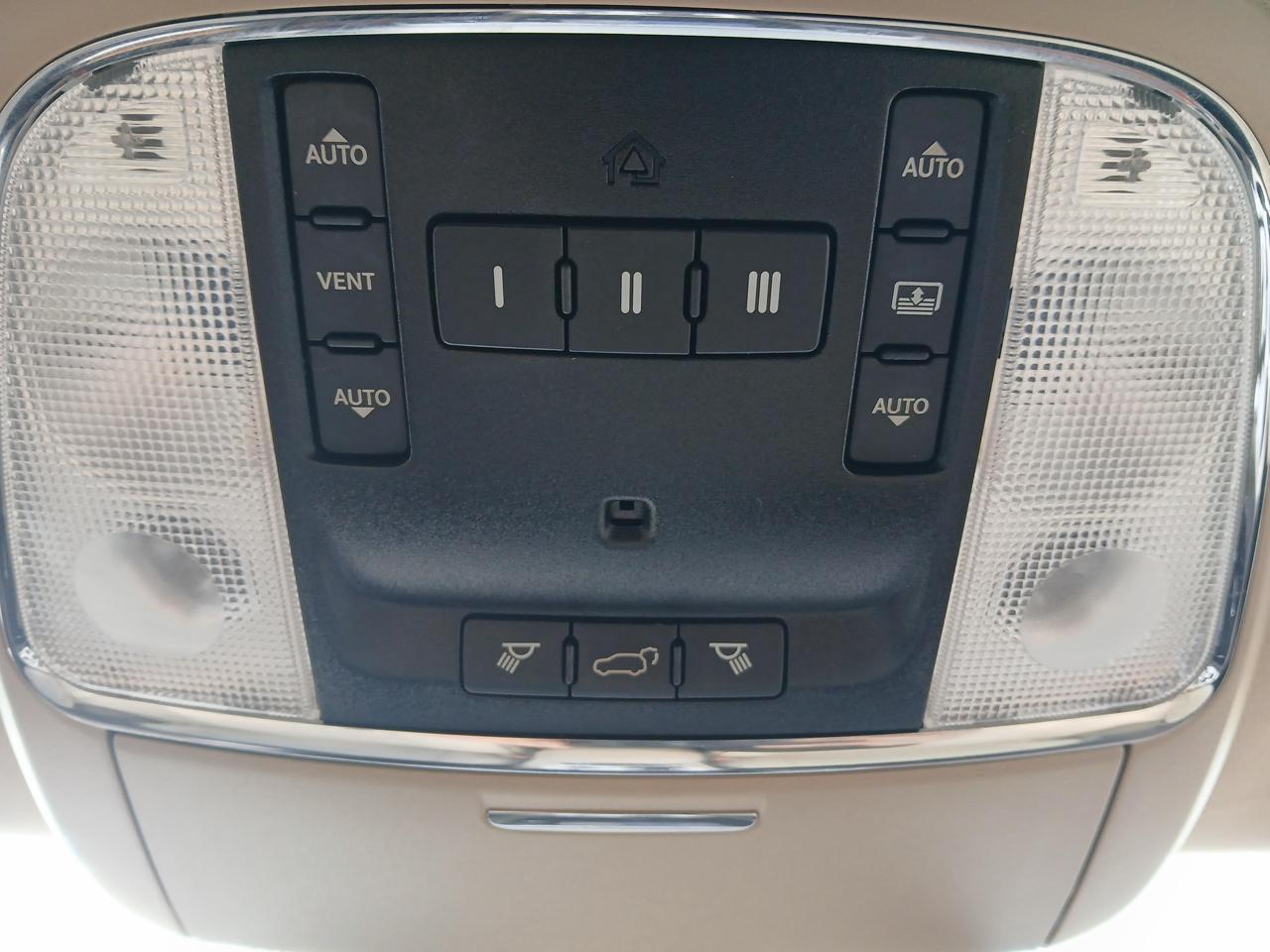 Jeep Grand Cherokee 4WD 4dr Overland 2012