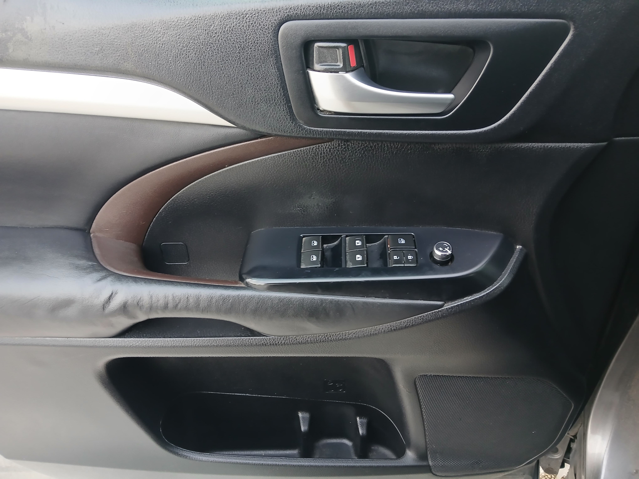 Toyota Highlander AWD 4dr V6 XLE (Natl) 2015