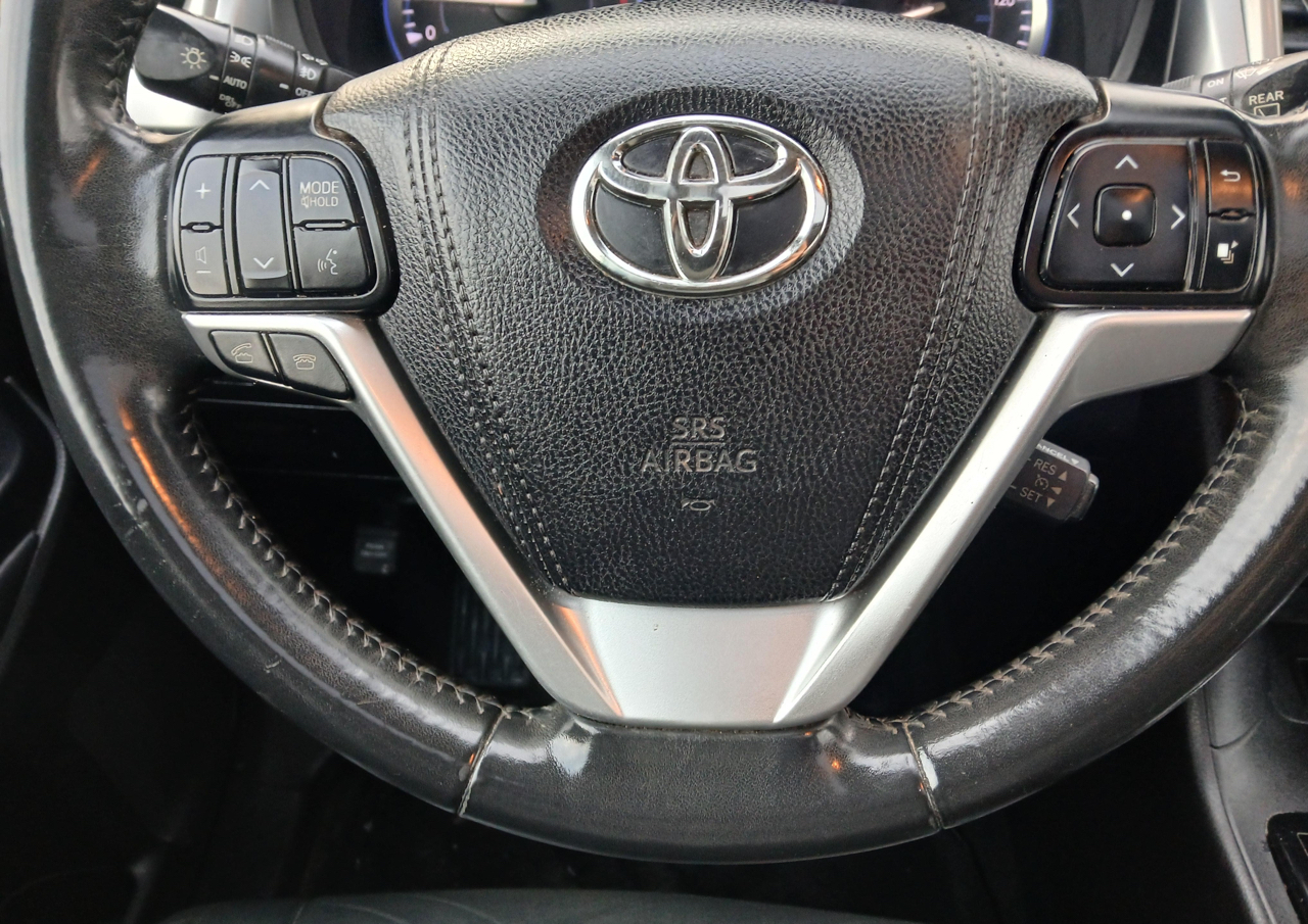 Toyota Highlander AWD 4dr V6 XLE (Natl) 2015