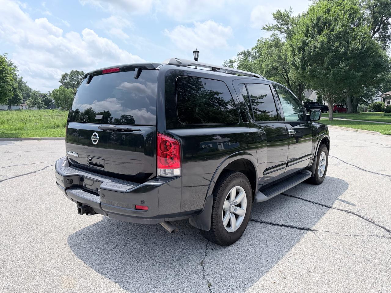 Nissan Armada 4WD 4dr SV 2014