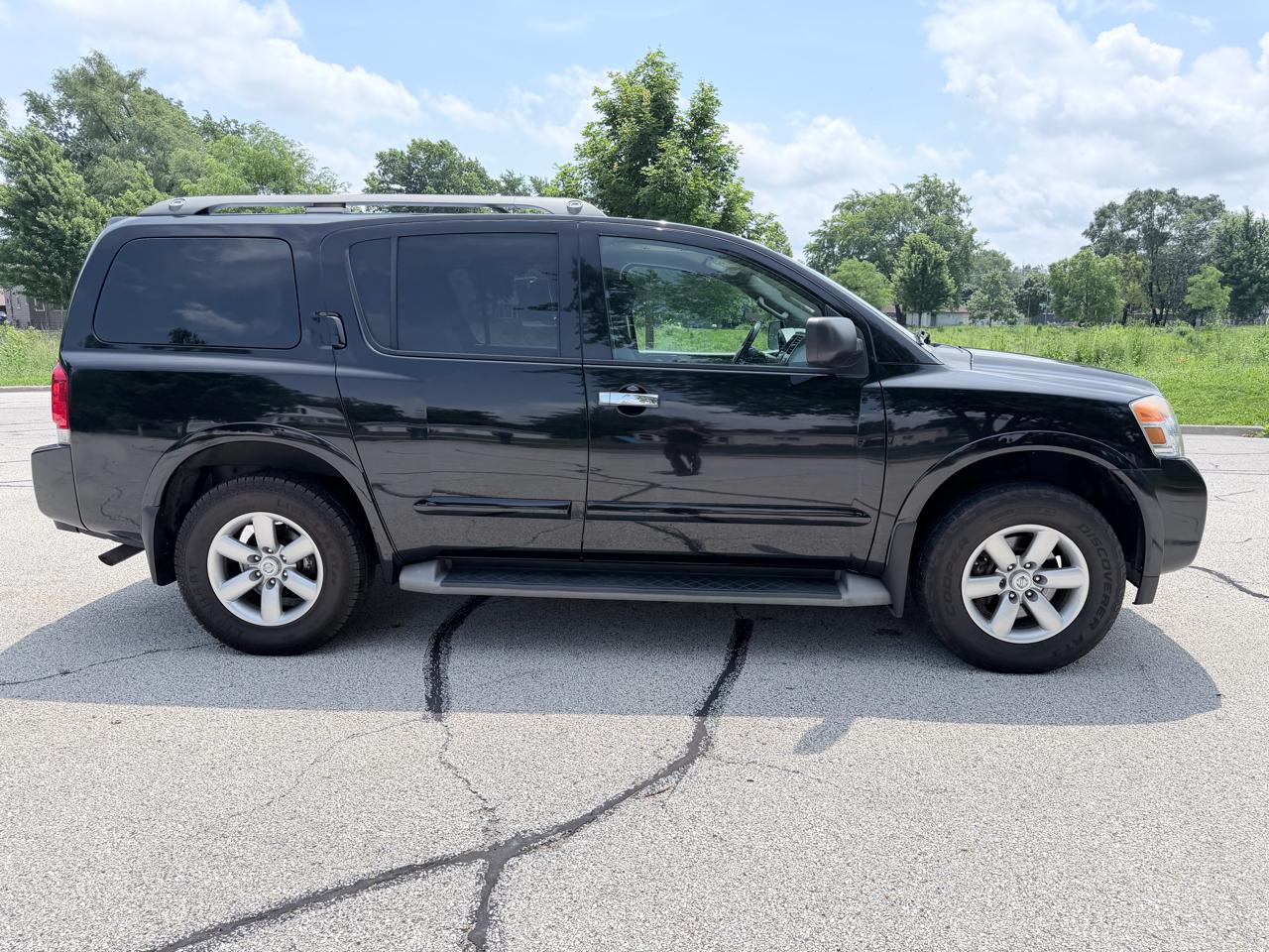 Nissan Armada 4WD 4dr SV 2014