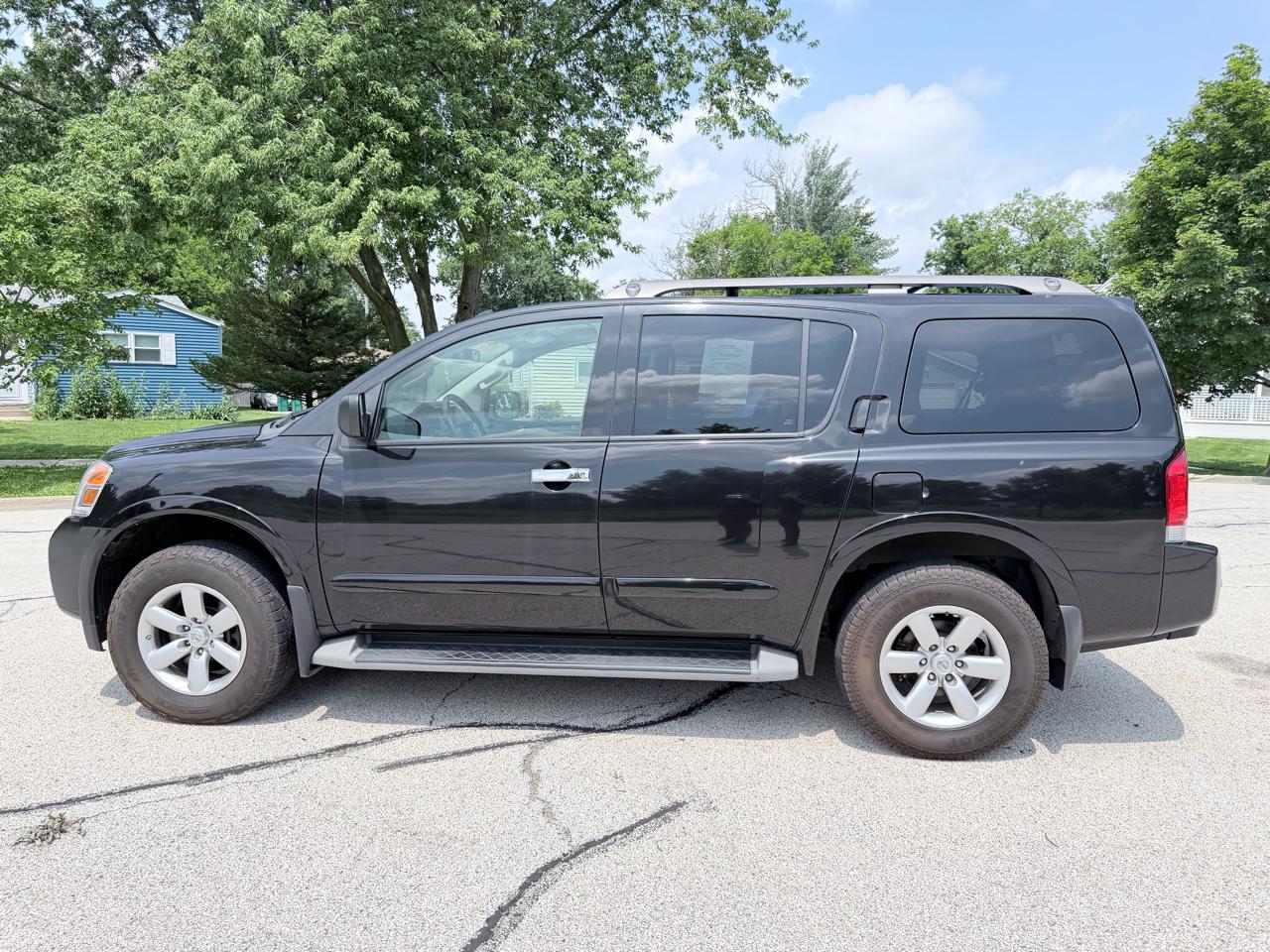 Nissan Armada 4WD 4dr SV 2014
