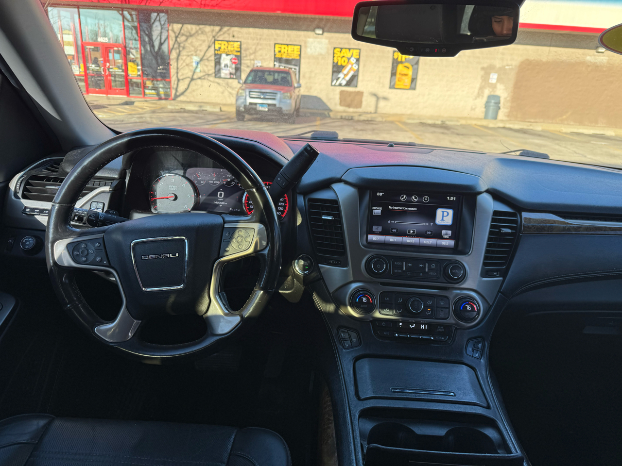 GMC Yukon XL 4WD 4dr Denali 2015