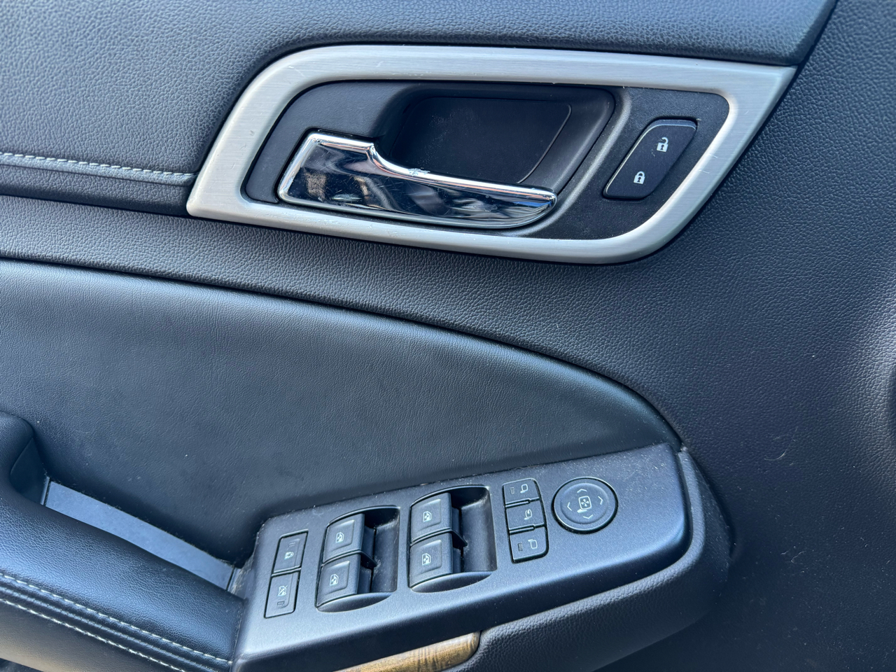 GMC Yukon XL 4WD 4dr Denali 2015