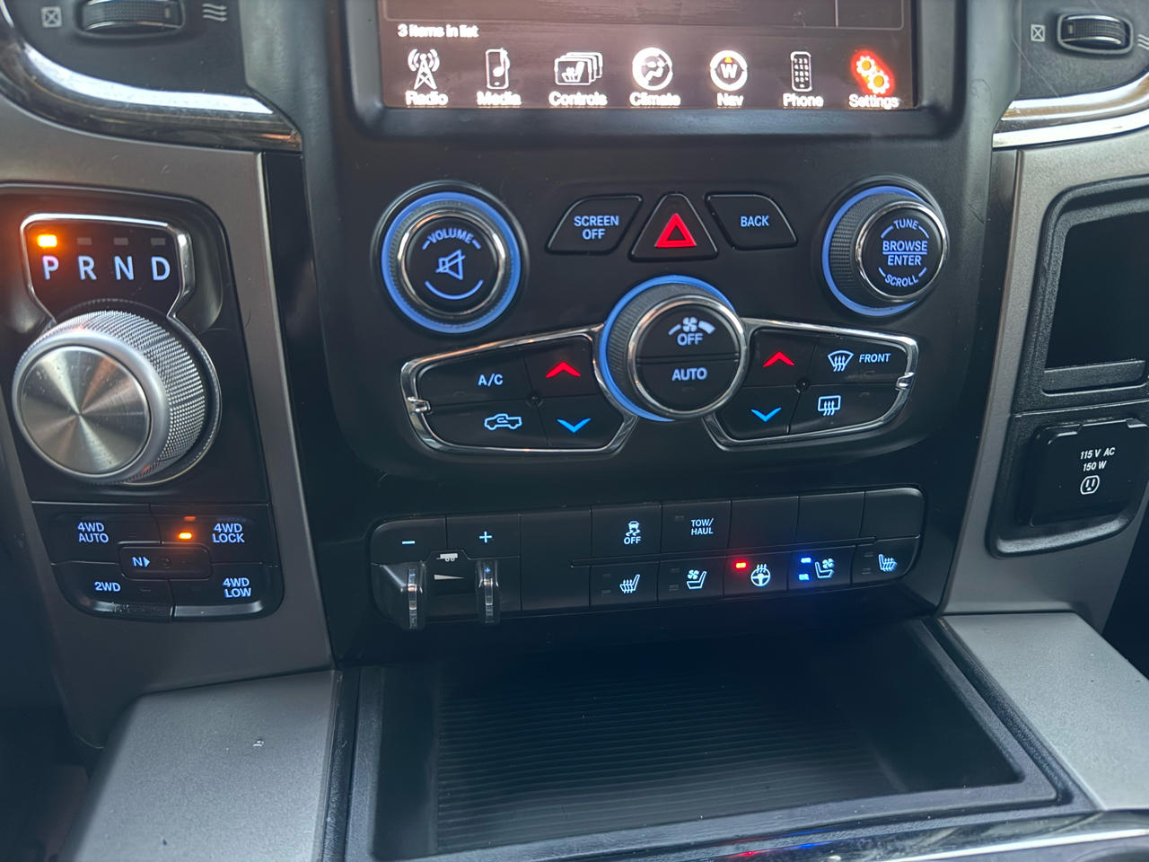 RAM 1500 4WD Crew Cab 149" Sport 2014