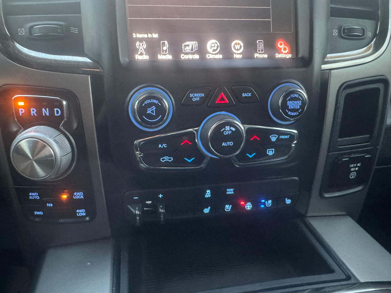 RAM 1500 4WD Crew Cab 149" Sport 2014