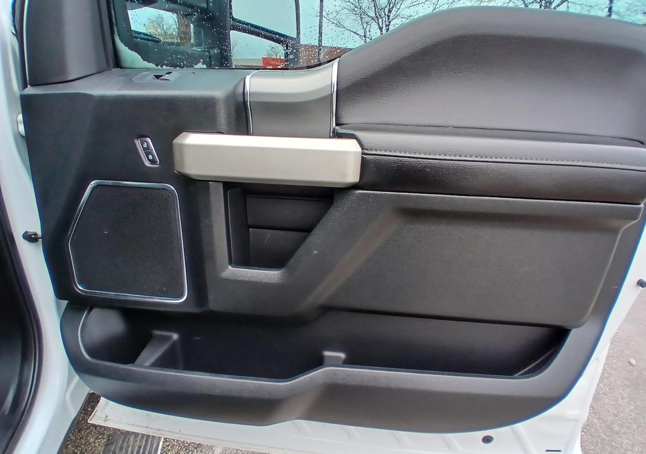 Ford F-150 4WD SuperCrew 157" Lariat w/HD Payload Pkg 2015