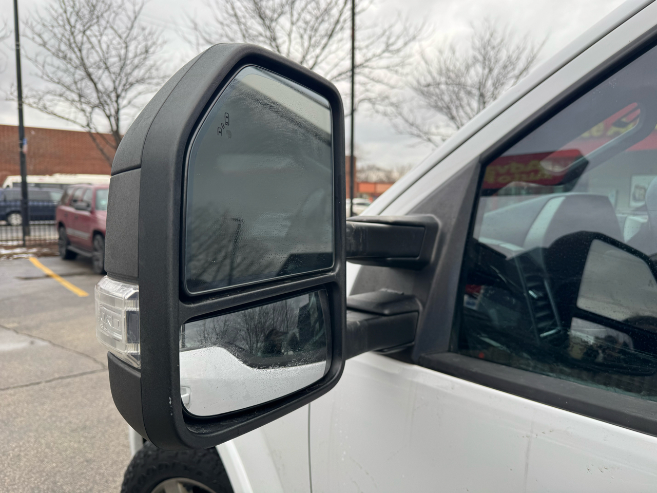 Ford F-150 4WD SuperCrew 157" Lariat w/HD Payload Pkg 2015