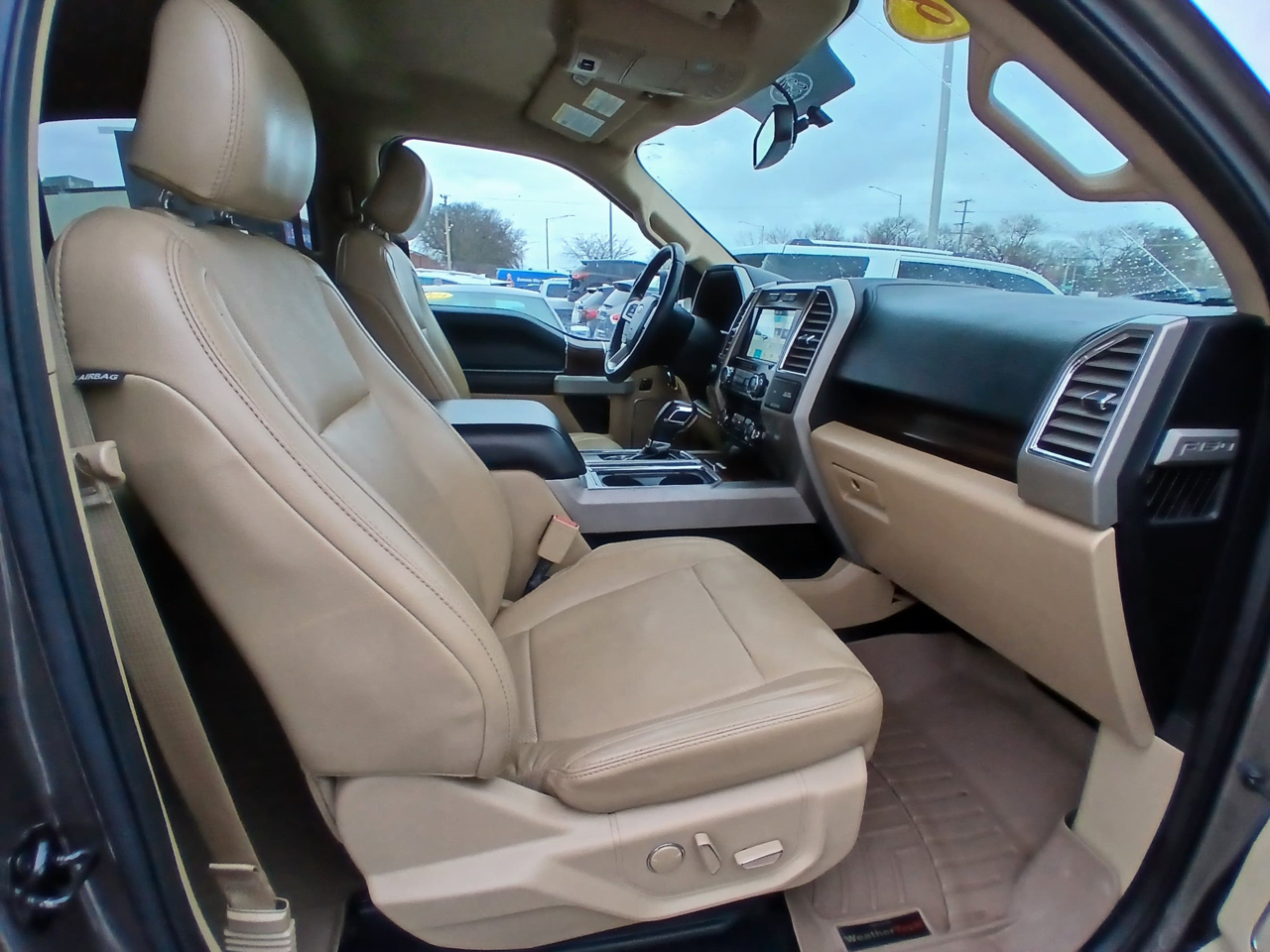 Ford F-150 4WD SuperCrew 145" Lariat 2016