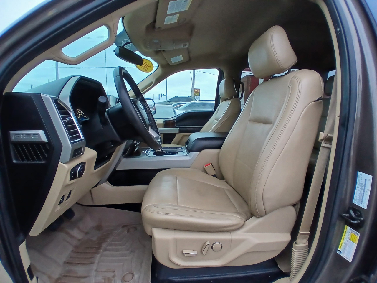 Ford F-150 4WD SuperCrew 145" Lariat 2016