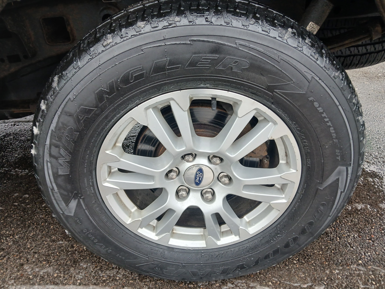 Ford F-150 4WD SuperCrew 145" Lariat 2016