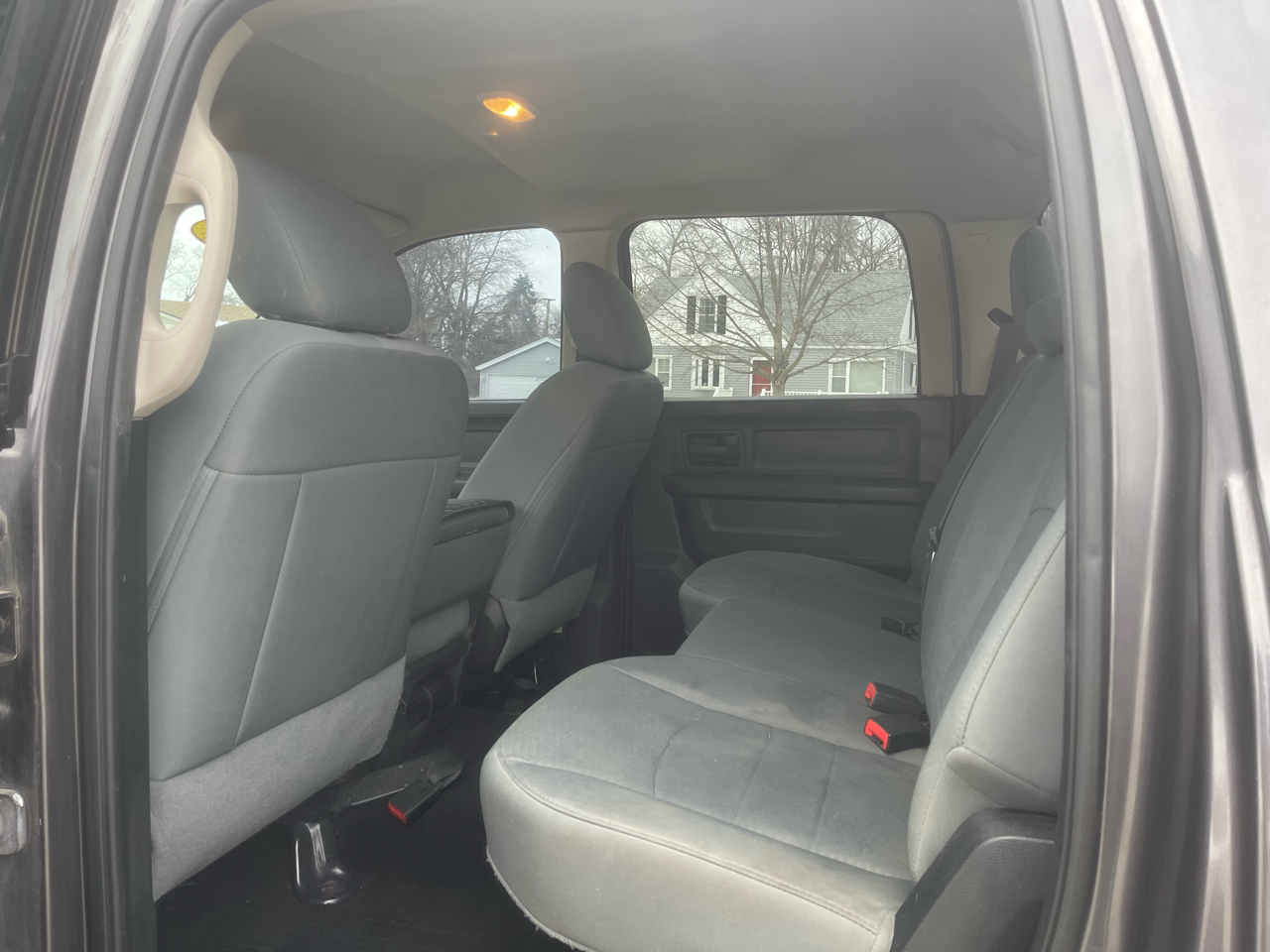 RAM 1500 4WD Crew Cab 140.5" Tradesman 2015