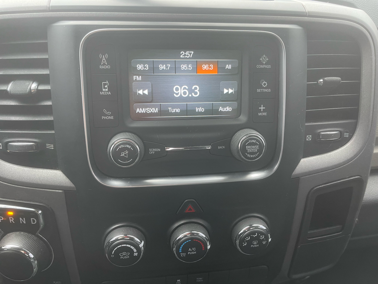 RAM 1500 4WD Crew Cab 140.5" Tradesman 2015