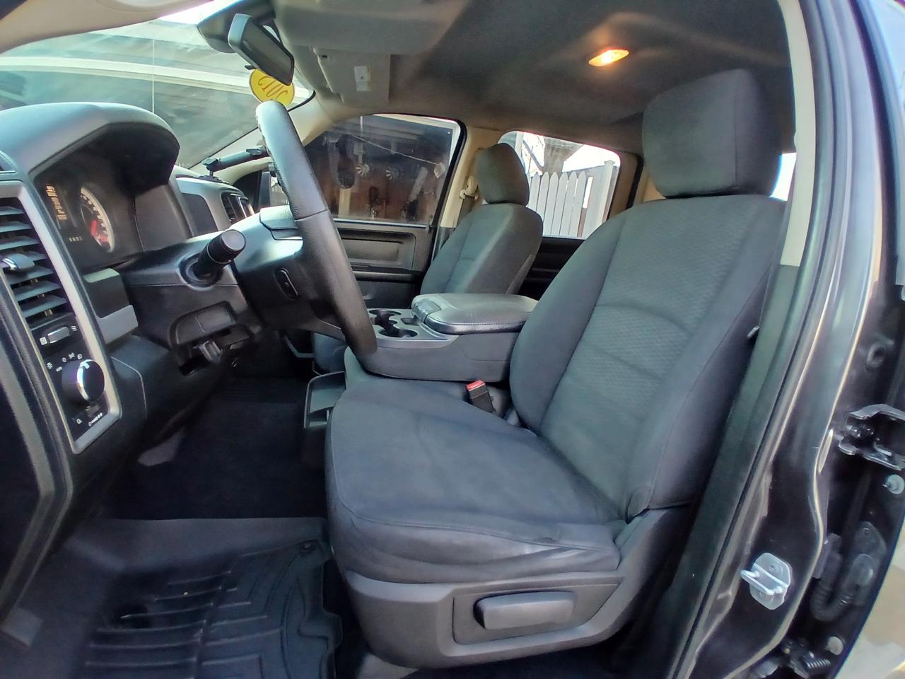 RAM 1500 4WD Crew Cab 140.5" Tradesman 2015