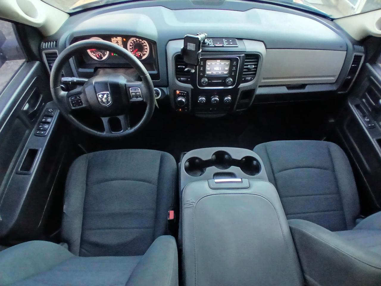 RAM 1500 4WD Crew Cab 140.5" Tradesman 2015