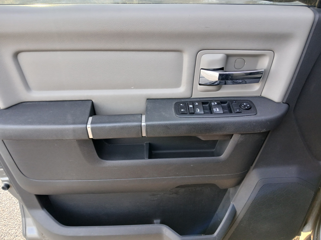 RAM 1500 4WD Crew Cab 140.5" Big Horn 2012