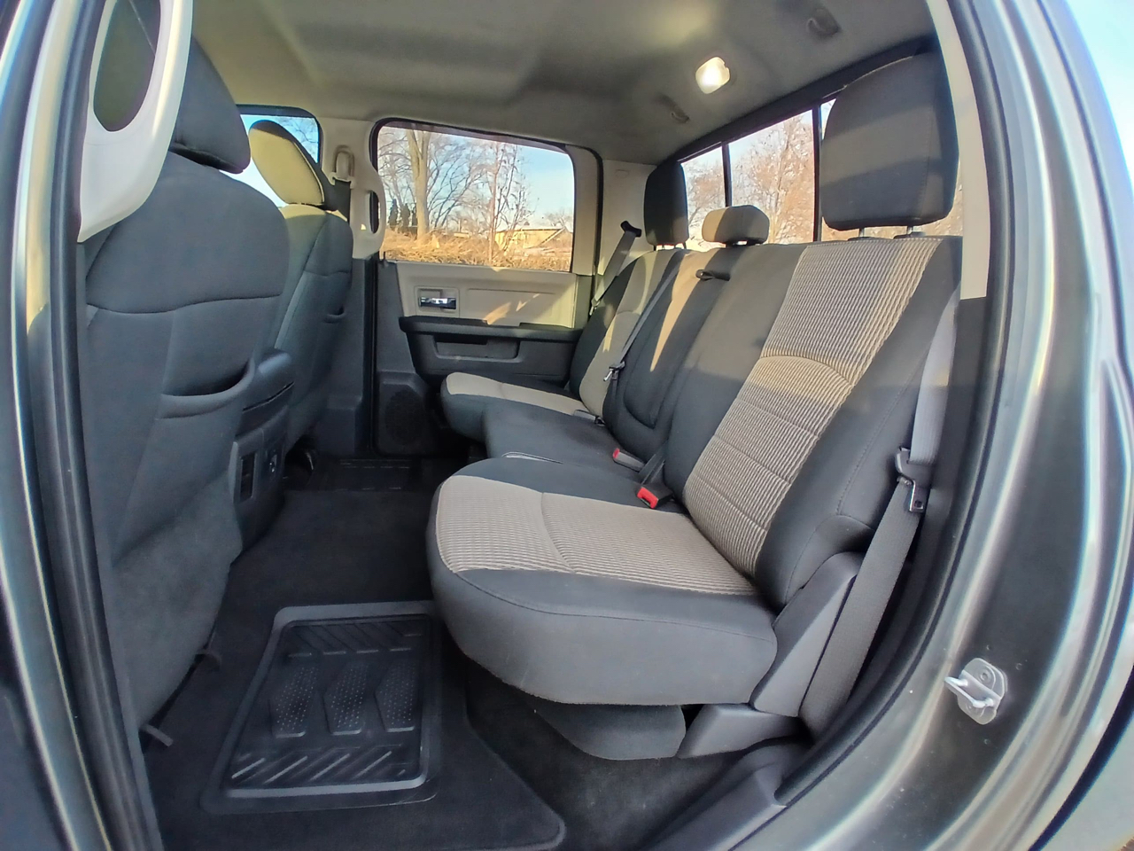 RAM 1500 4WD Crew Cab 140.5" Big Horn 2012