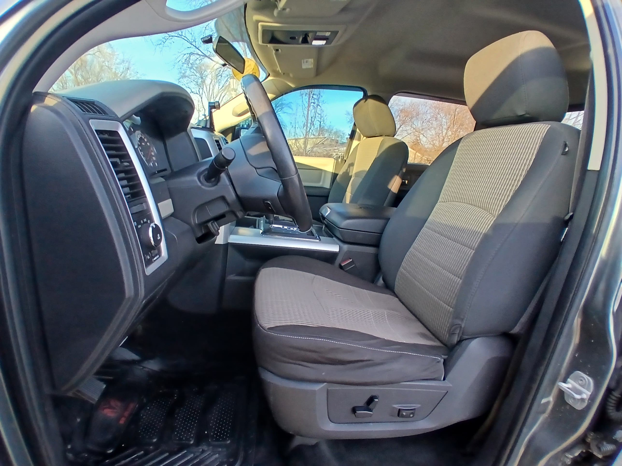 RAM 1500 4WD Crew Cab 140.5" Big Horn 2012