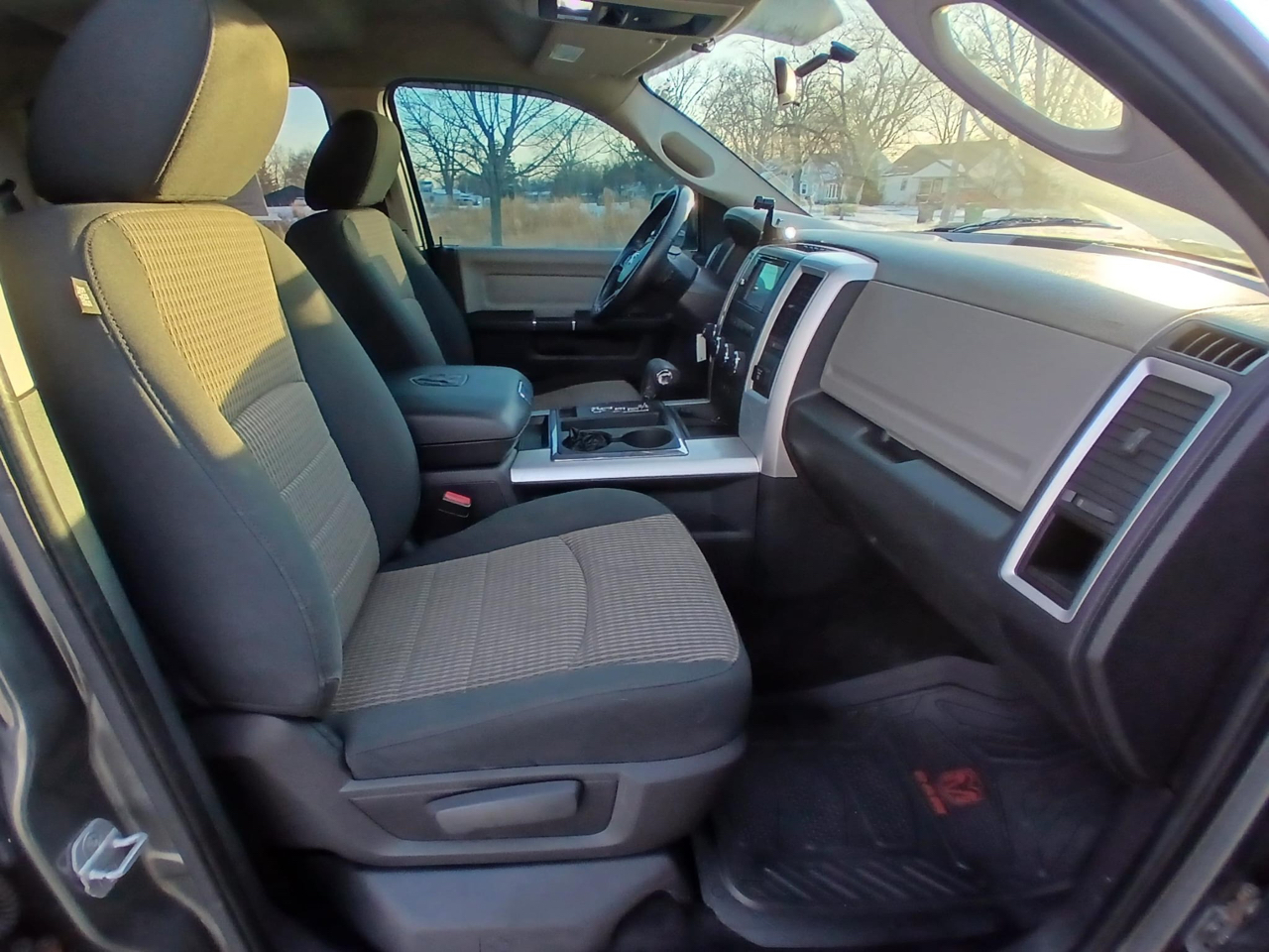 RAM 1500 4WD Crew Cab 140.5" Big Horn 2012