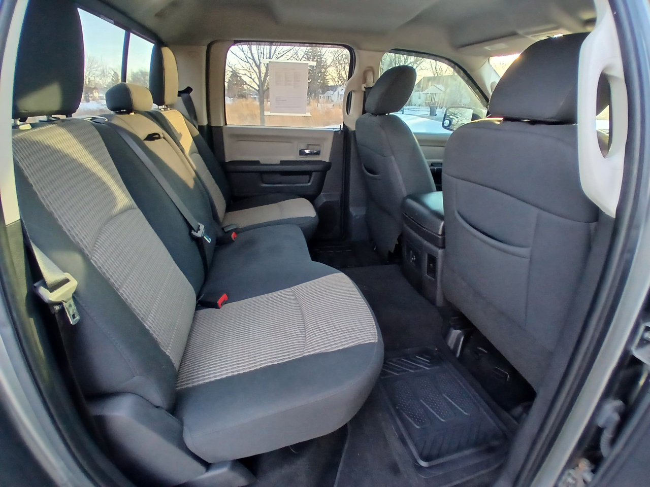 RAM 1500 4WD Crew Cab 140.5" Big Horn 2012