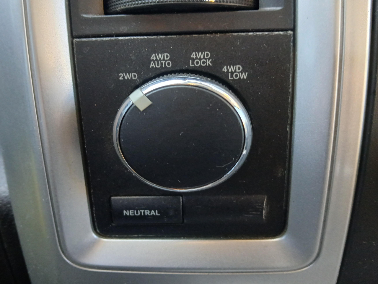 RAM 1500 4WD Crew Cab 140.5" Big Horn 2012