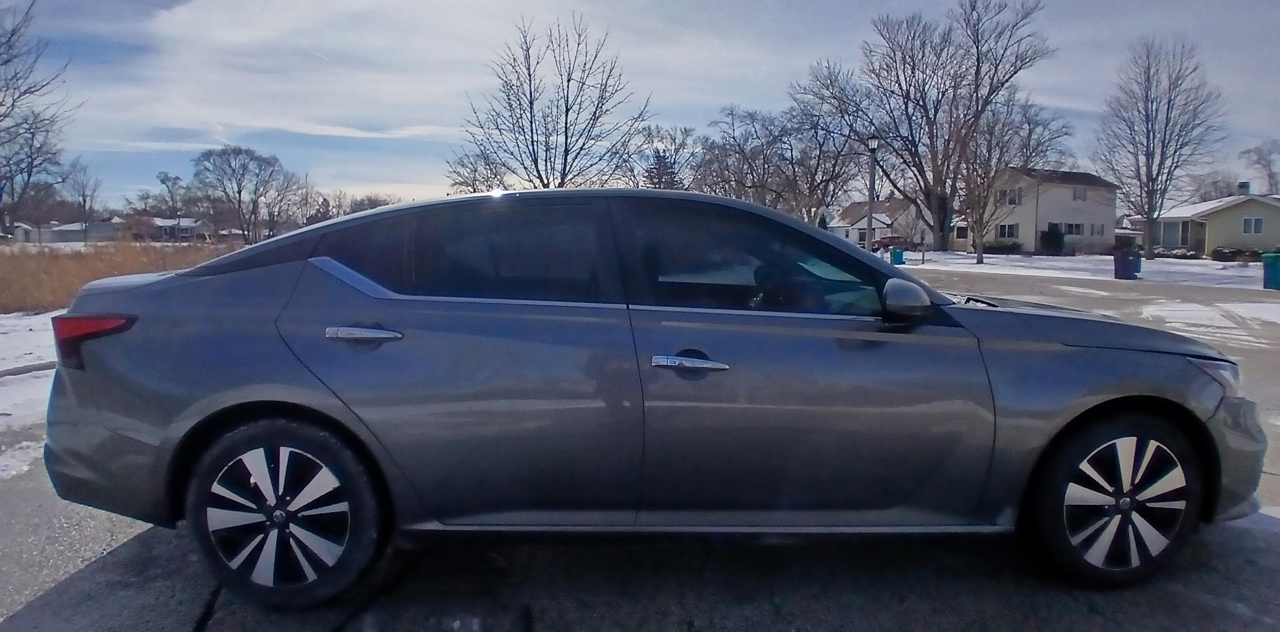 Nissan Altima 2.5 SV Sedan 2021