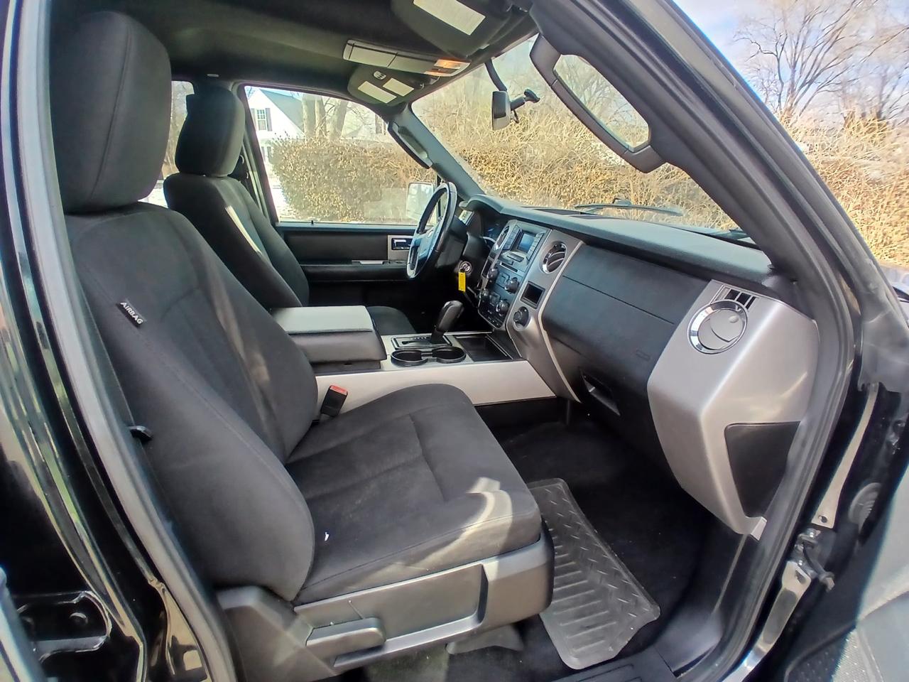 Ford Expedition XLT 2017