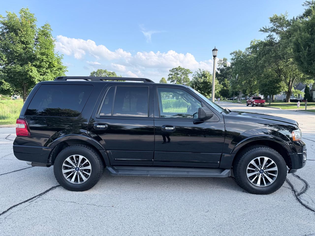 Ford Expedition XLT 2017